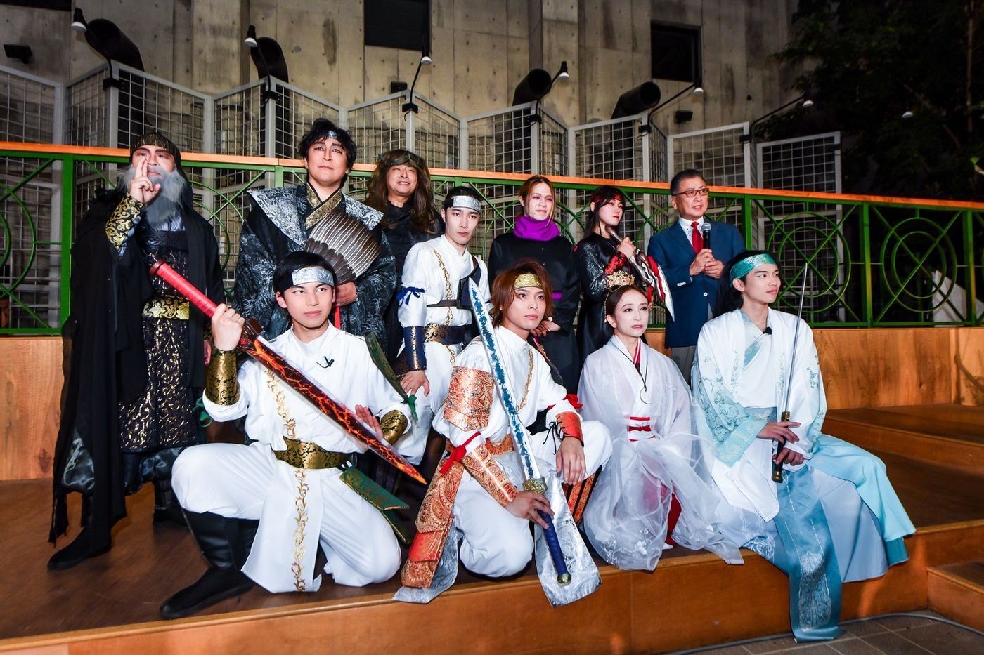 舞台『ヤマトタケルと倭国大乱の爪跡』出演者集合写真